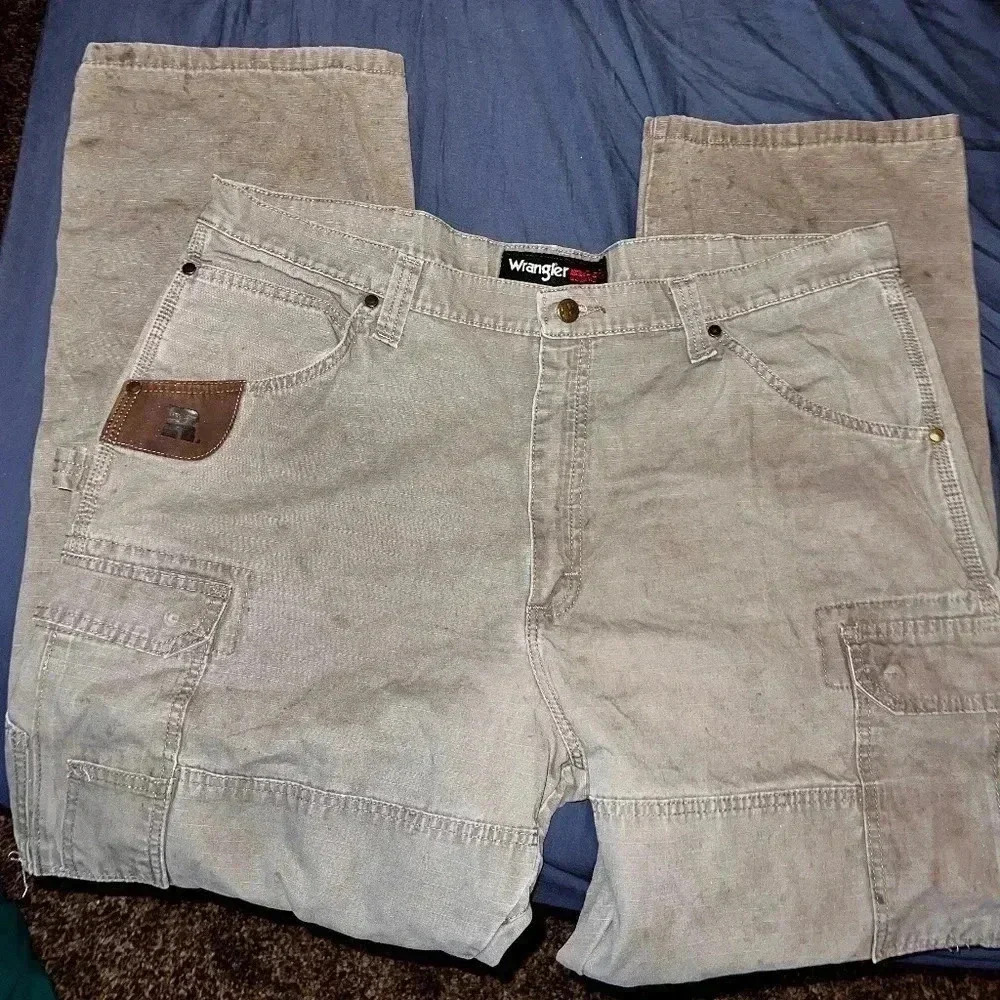 Men’s wrangler Riggs cargo work pants size 40x32